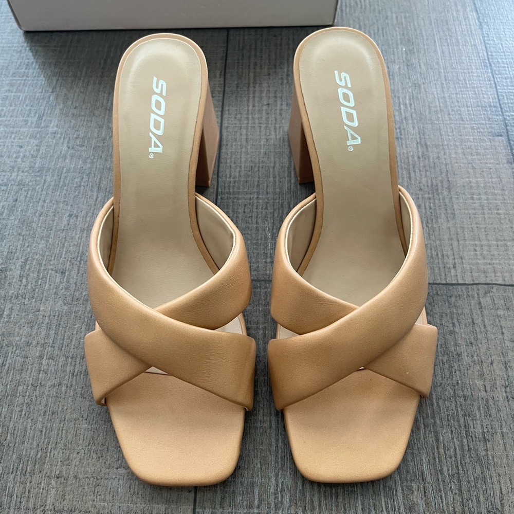 Soda twist heels
